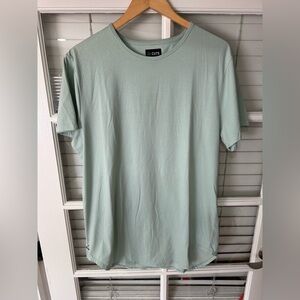 Cuts Men's Enlongated Hem Tahirt in Mint